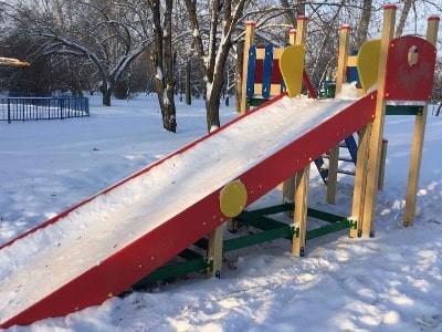 Зимові ігрові гірки